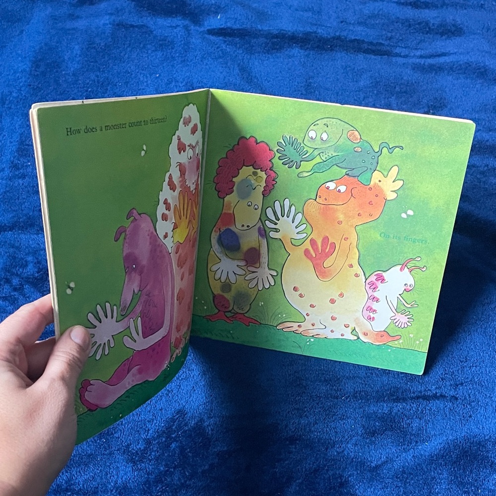 The Riddle Book with Colorful Illustrations - Picture 6 of 6